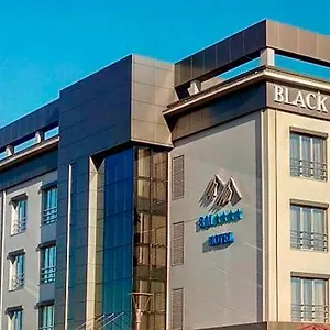 Hotel Black Mount, Bakoe